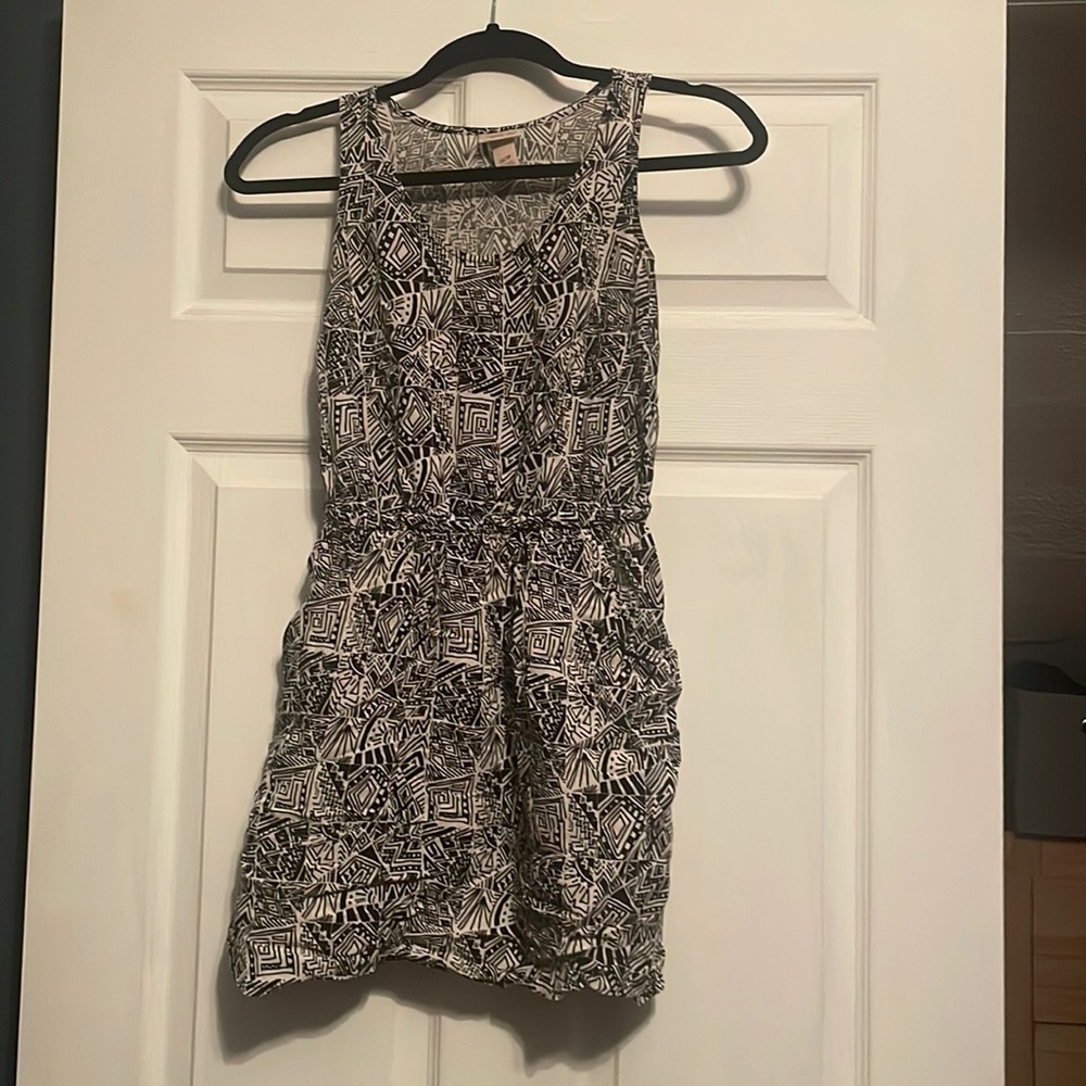 XS black/white print dress with pockets